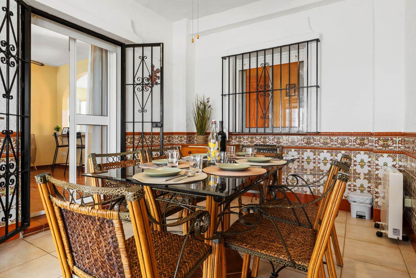 3 soveværelse Finca/Landehus til salg i Pizarra med swimmingpool garage - € 525.000 (Ref: 9050141)