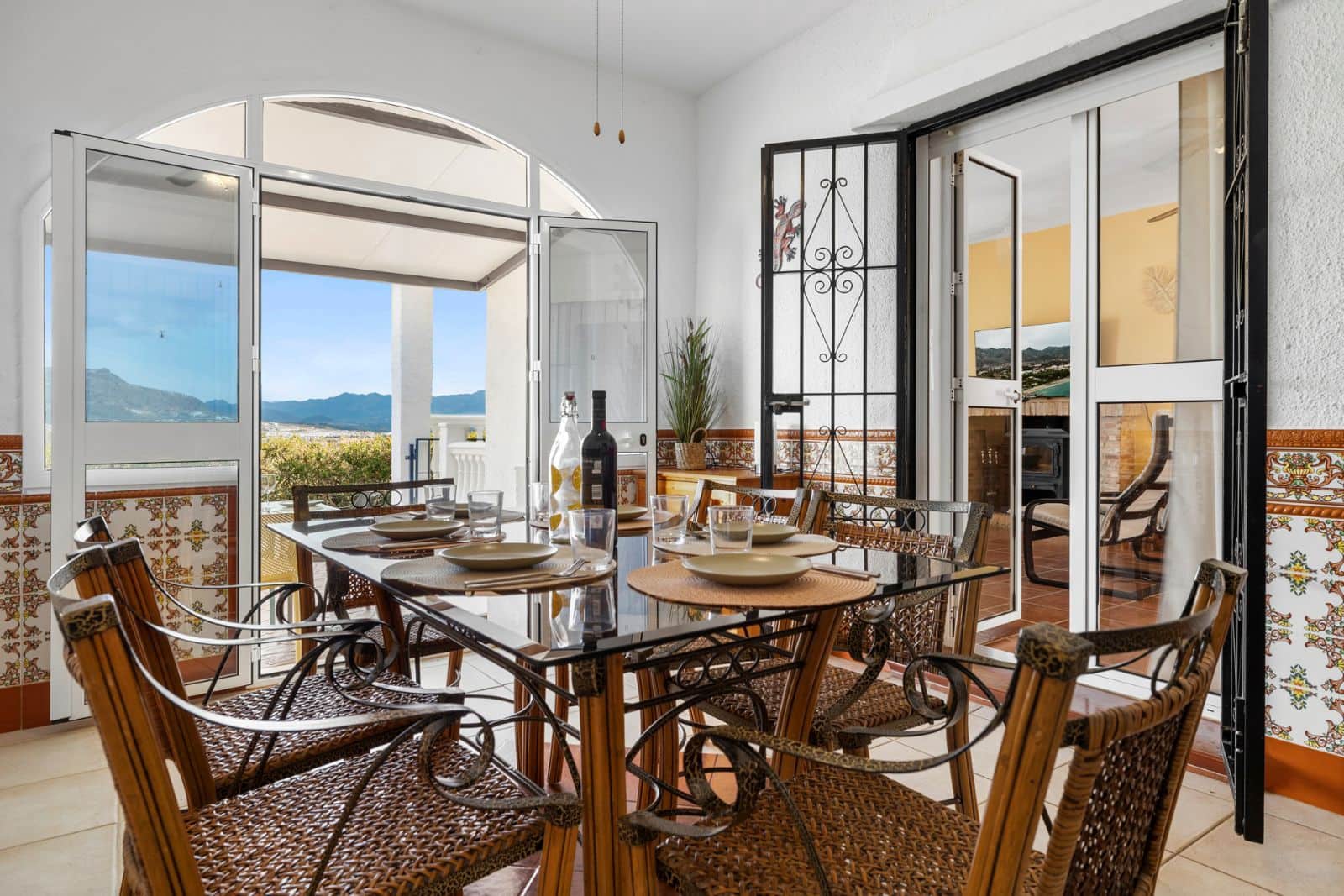 3 soveværelse Finca/Landehus til salg i Pizarra med swimmingpool garage - € 525.000 (Ref: 9050141)