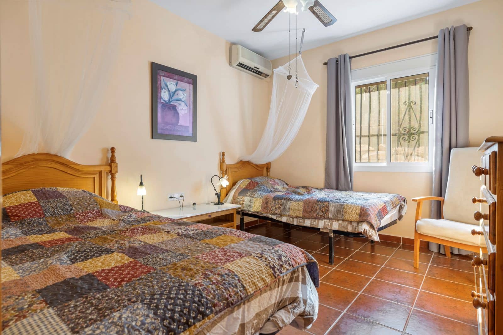 3 soveværelse Finca/Landehus til salg i Pizarra med swimmingpool garage - € 525.000 (Ref: 9050141)