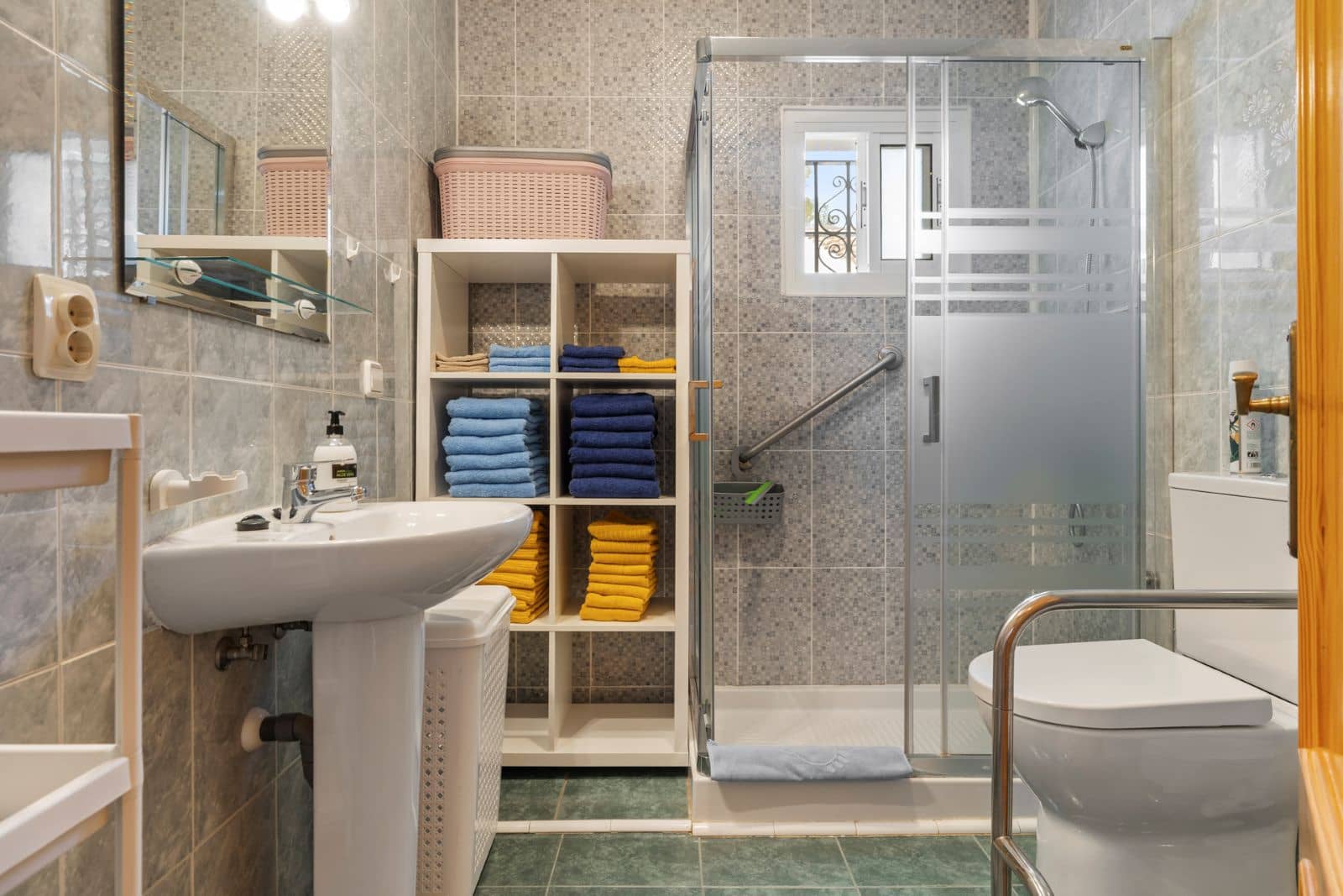 3 soveværelse Finca/Landehus til salg i Pizarra med swimmingpool garage - € 525.000 (Ref: 9050141)