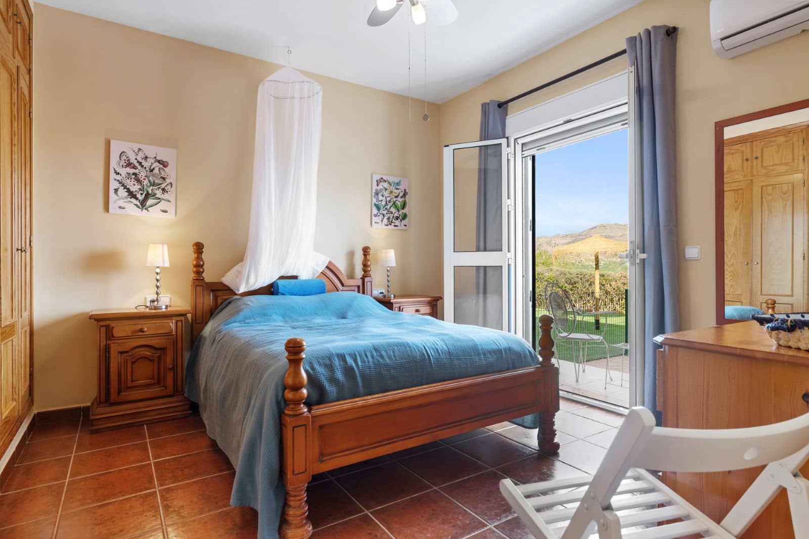 3 soveværelse Finca/Landehus til salg i Pizarra med swimmingpool garage - € 525.000 (Ref: 9050141)