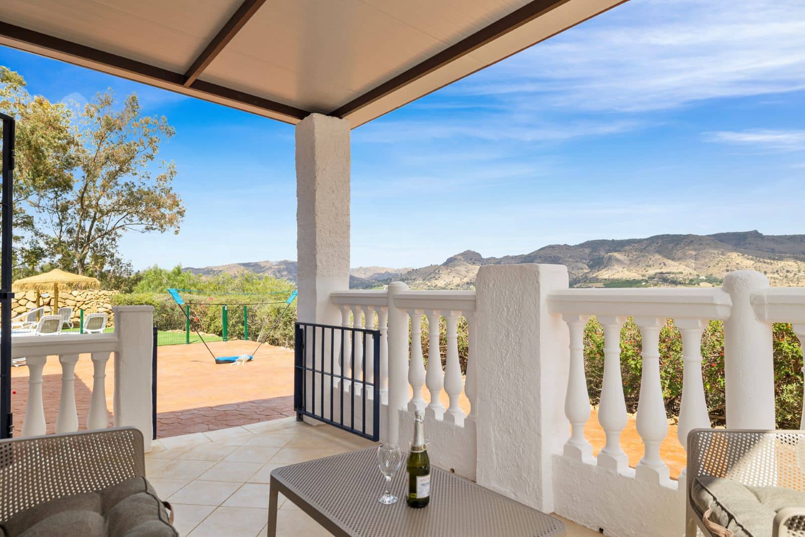 3 soveværelse Finca/Landehus til salg i Pizarra med swimmingpool garage - € 525.000 (Ref: 9050141)