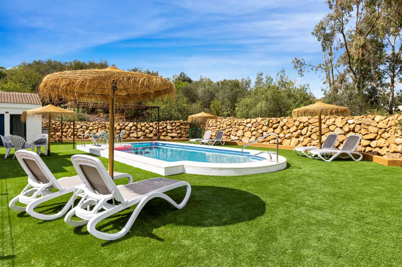 3 soveværelse Finca/Landehus til salg i Pizarra med swimmingpool garage - € 525.000 (Ref: 9050141)