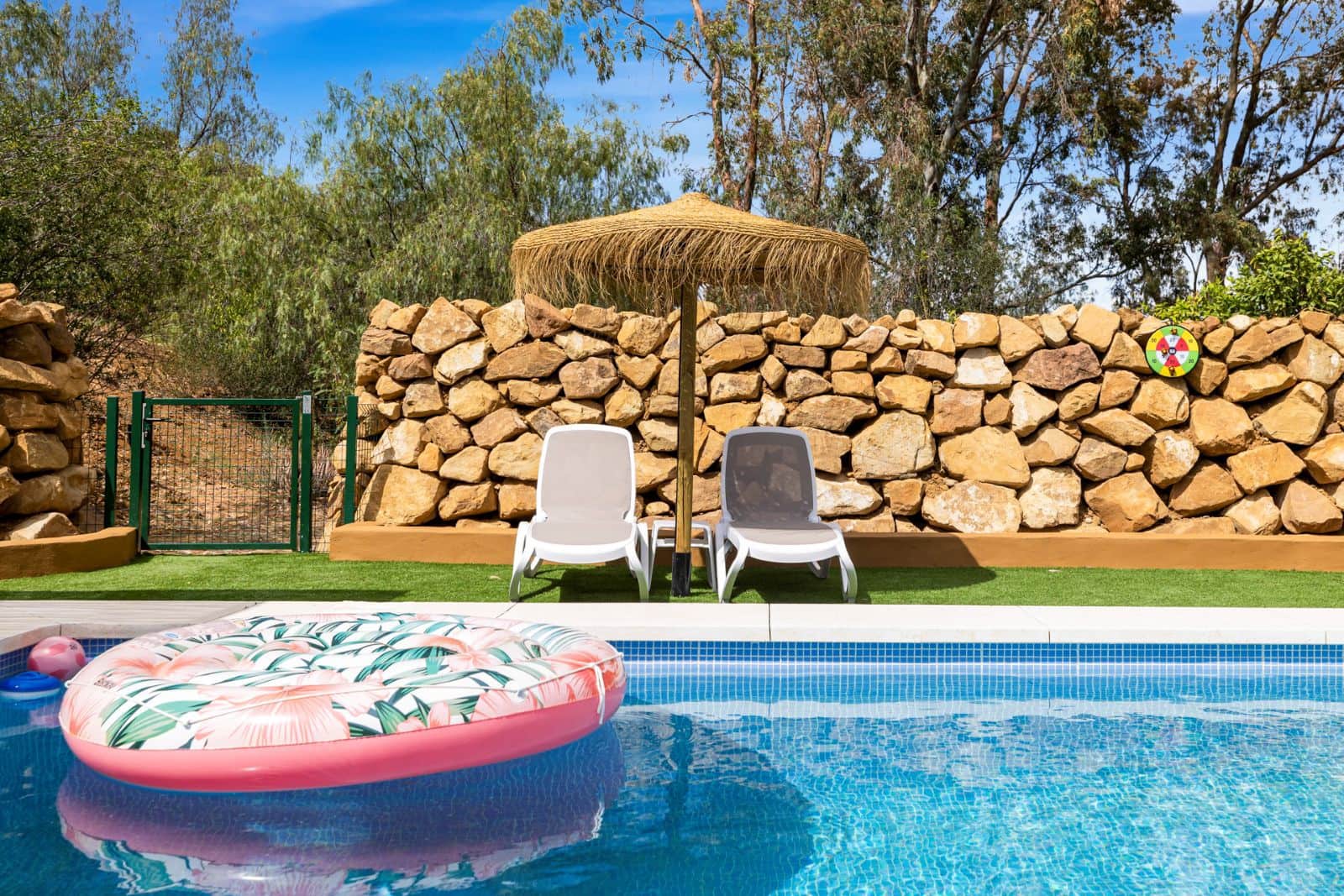 3 soveværelse Finca/Landehus til salg i Pizarra med swimmingpool garage - € 525.000 (Ref: 9050141)