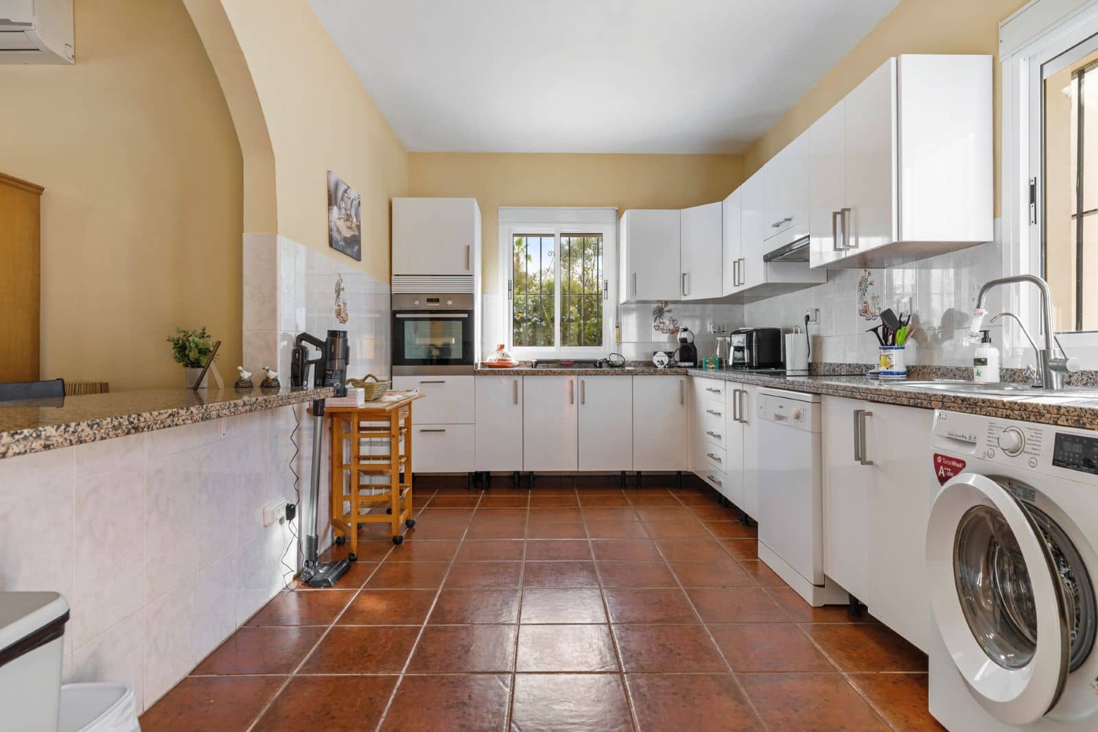 3 soveværelse Finca/Landehus til salg i Pizarra med swimmingpool garage - € 525.000 (Ref: 9050141)