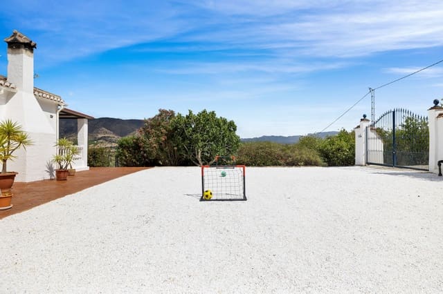 3 soveværelse Finca/Landehus til salg i Pizarra med swimmingpool garage - € 525.000 (Ref: 9050141)