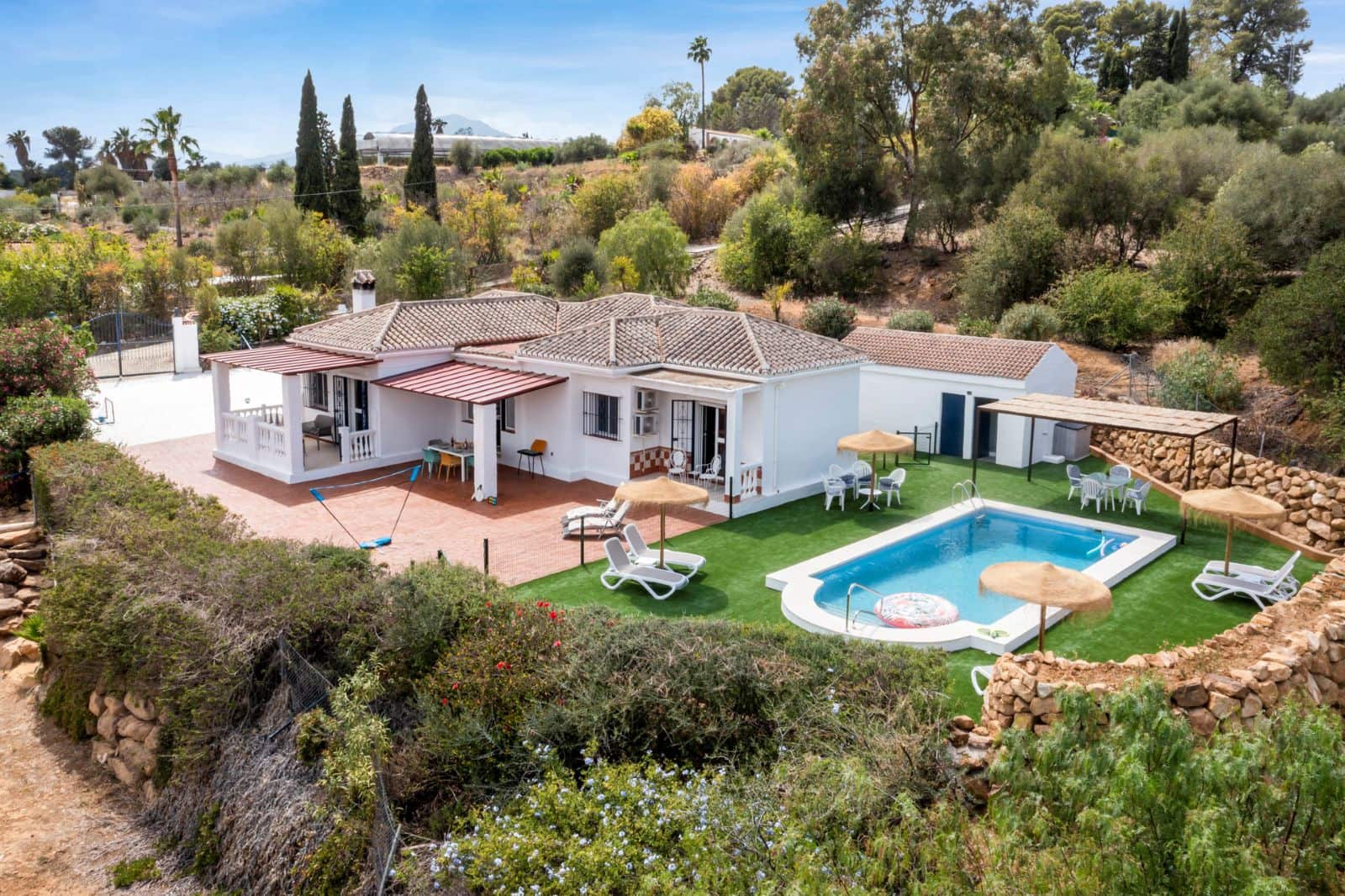 3 soveværelse Finca/Landehus til salg i Pizarra med swimmingpool garage - € 525.000 (Ref: 9050141)