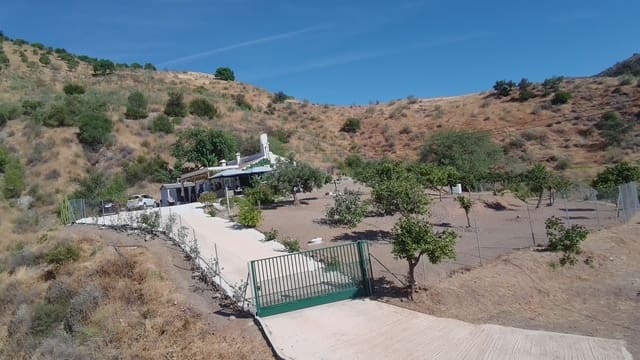 2 slaapkamer Finca/Landhuis te koop in Pizarra met zwembad - € 280.000 (Ref: 9229913)