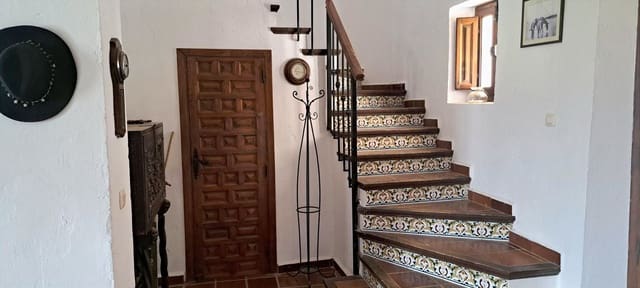 4 makuuhuone Maalaistalo myytävänä paikassa Alora mukana uima-altaan 
autotalli - 685 000 € (Ref: 9267558)