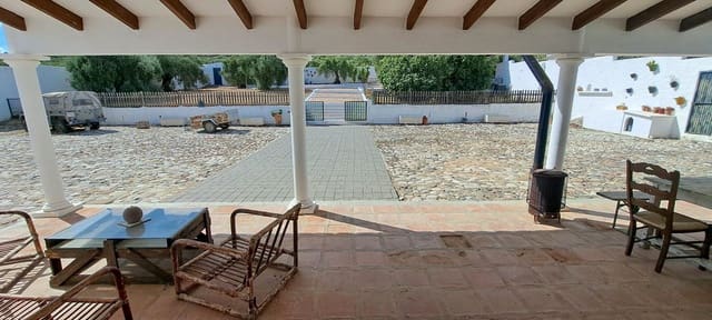 4 makuuhuone Maalaistalo myytävänä paikassa Alora mukana uima-altaan 
autotalli - 685 000 € (Ref: 9267558)