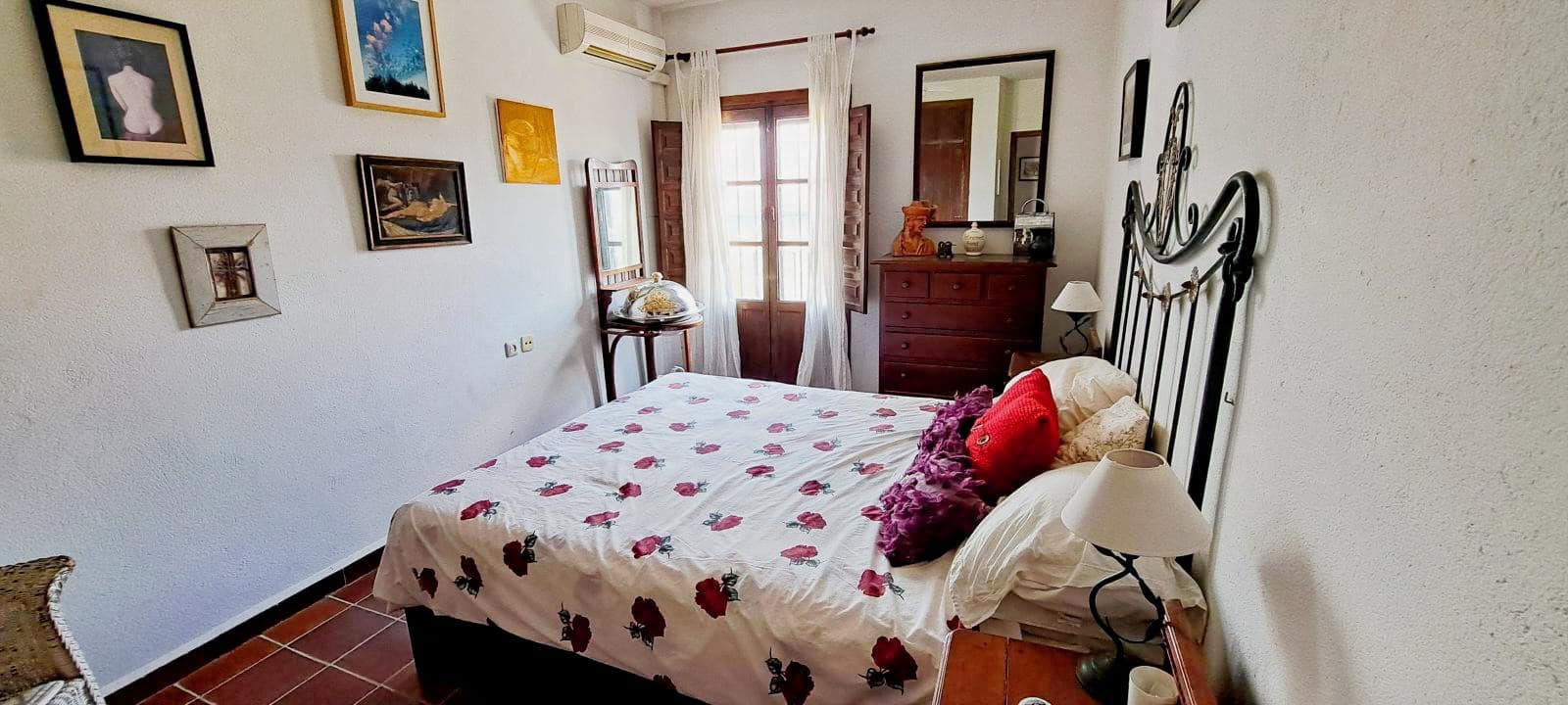 4 makuuhuone Maalaistalo myytävänä paikassa Alora mukana uima-altaan 
autotalli - 685 000 € (Ref: 9267558)