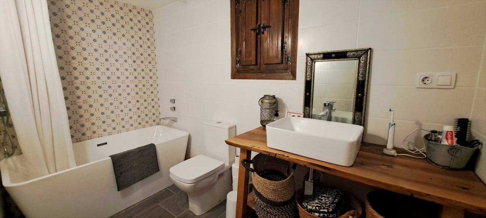 4 makuuhuone Maalaistalo myytävänä paikassa Alora mukana uima-altaan 
autotalli - 685 000 € (Ref: 9267558)