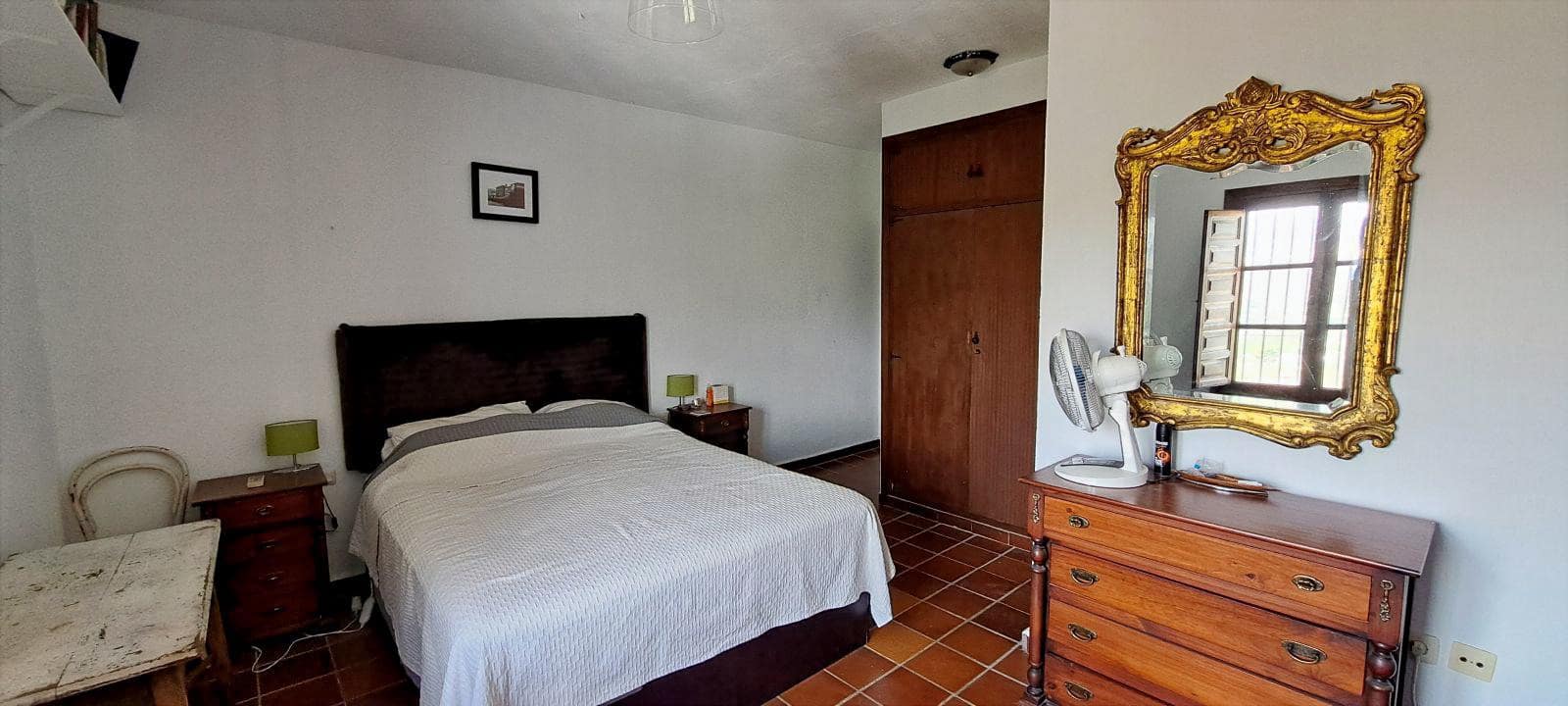 4 makuuhuone Maalaistalo myytävänä paikassa Alora mukana uima-altaan 
autotalli - 685 000 € (Ref: 9267558)