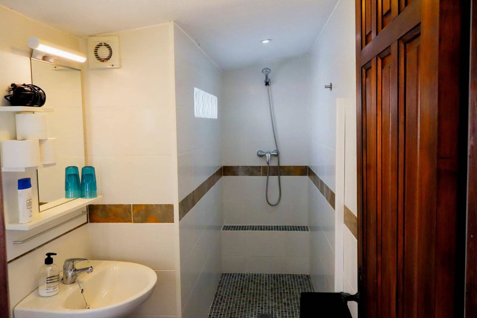 2 makuuhuone Omakotitalo myytävänä paikassa Alora mukana uima-altaan - 210 000 € (Ref: 9325549)