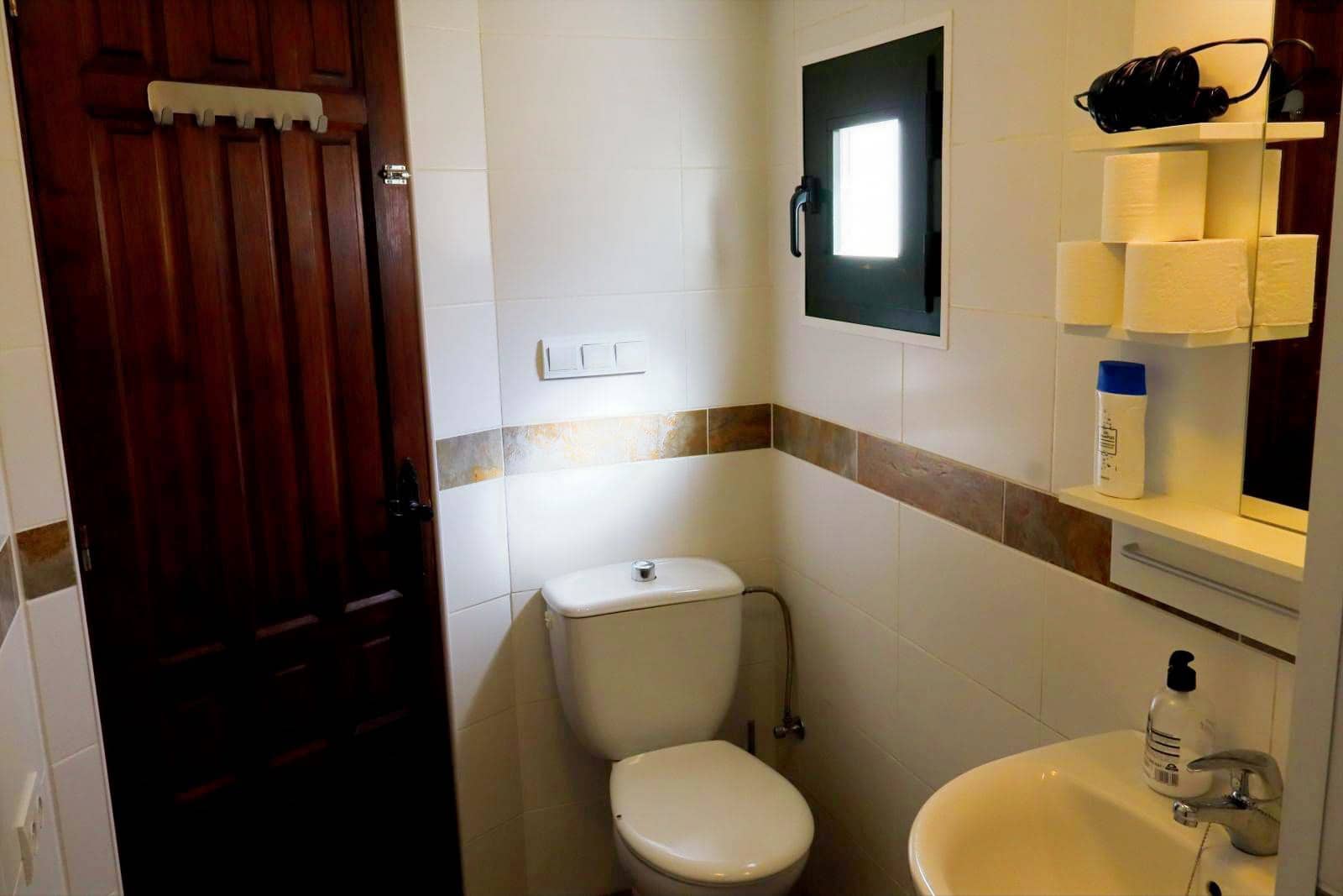 2 makuuhuone Omakotitalo myytävänä paikassa Alora mukana uima-altaan - 210 000 € (Ref: 9325549)