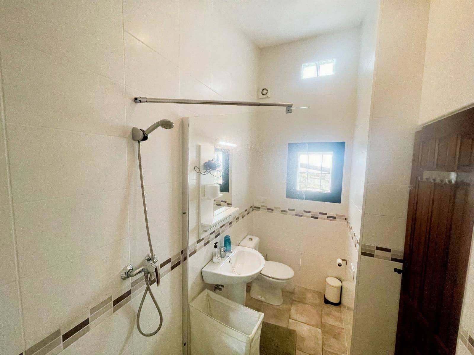 2 makuuhuone Omakotitalo myytävänä paikassa Alora mukana uima-altaan - 210 000 € (Ref: 9325549)