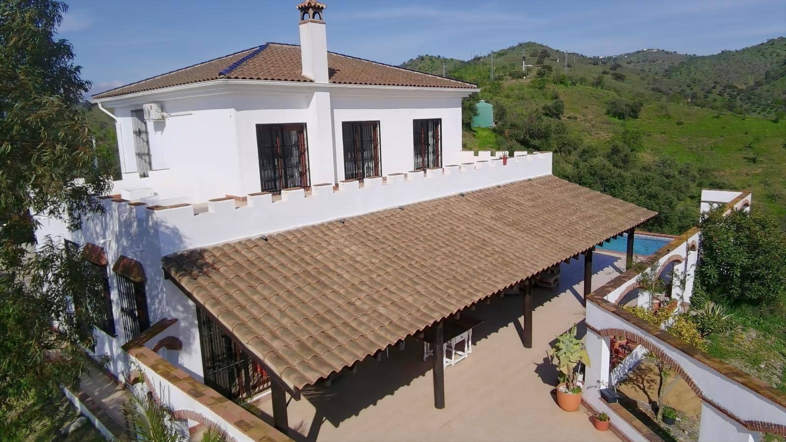 4 soveværelse Finca/Landehus til salg i Alora med swimmingpool garage - € 499.000 (Ref: 9685222)