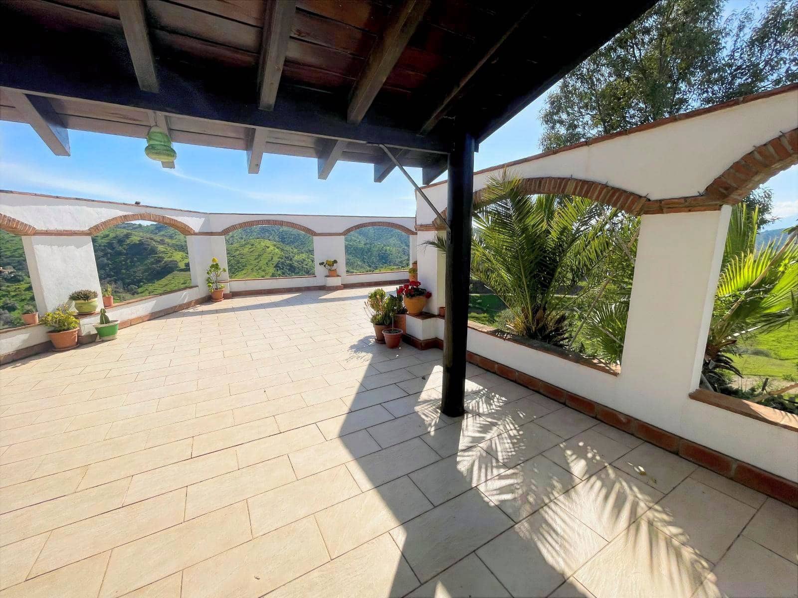 4 soveværelse Finca/Landehus til salg i Alora med swimmingpool garage - € 499.000 (Ref: 9685222)