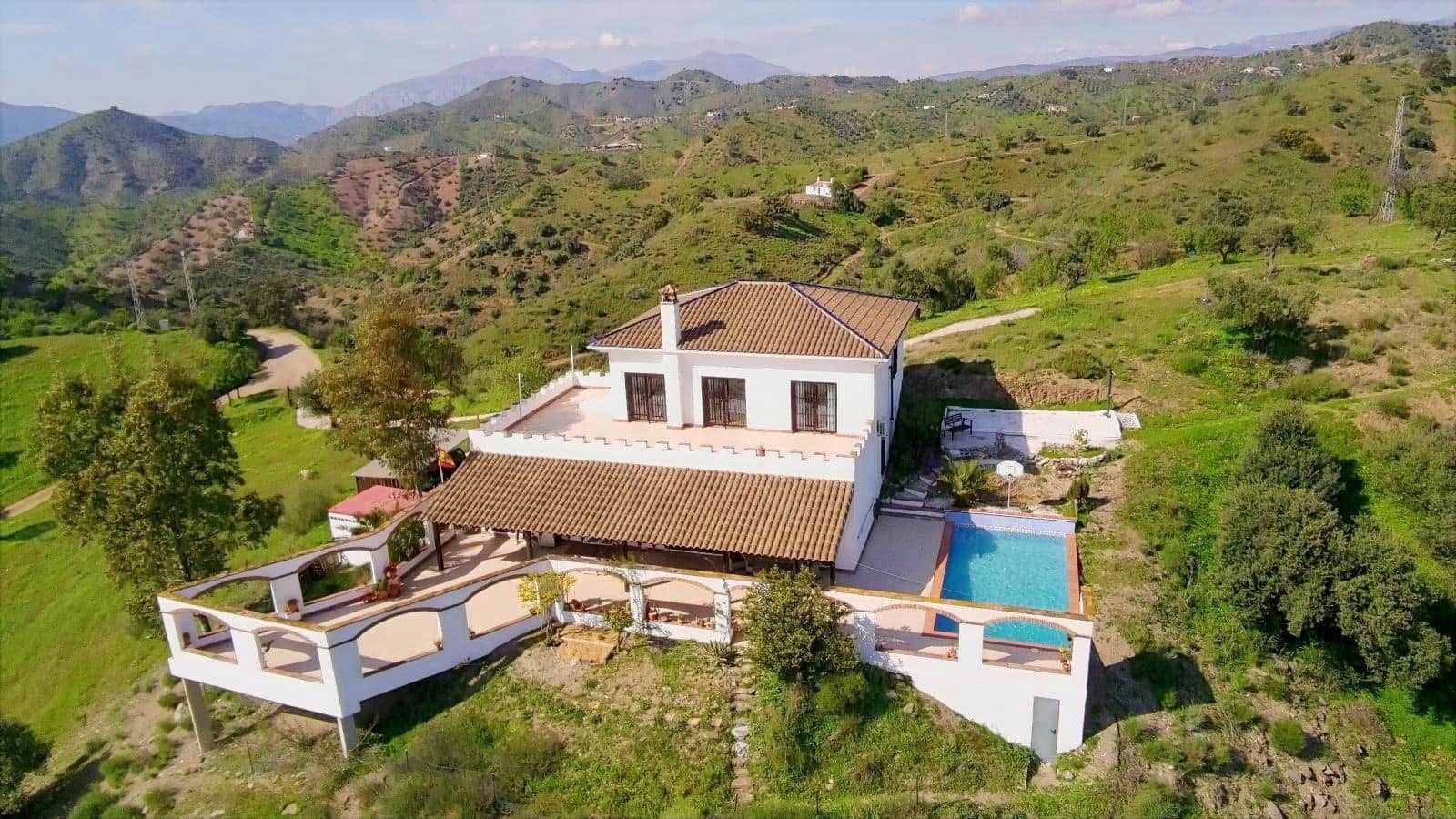 4 soveværelse Finca/Landehus til salg i Alora med swimmingpool garage - € 499.000 (Ref: 9685222)