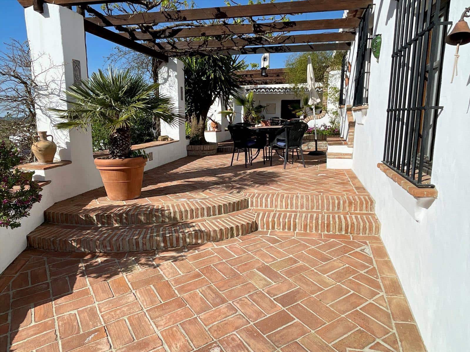 5 bedroom Finca/Country House for sale in Villanueva de la Concepcion with pool garage - € 850,000 (Ref: 9774329)