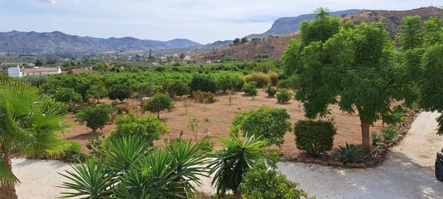 6 soveværelse Finca/Landehus til salg i Alora med swimmingpool garage - € 550.000 (Ref: 9849858)