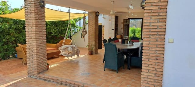 6 soveværelse Finca/Landehus til salg i Alora med swimmingpool garage - € 550.000 (Ref: 9849858)