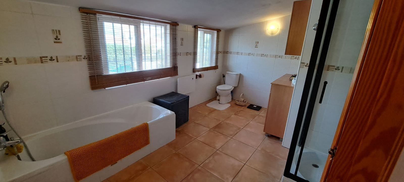 6 soveværelse Finca/Landehus til salg i Alora med swimmingpool garage - € 550.000 (Ref: 9849858)