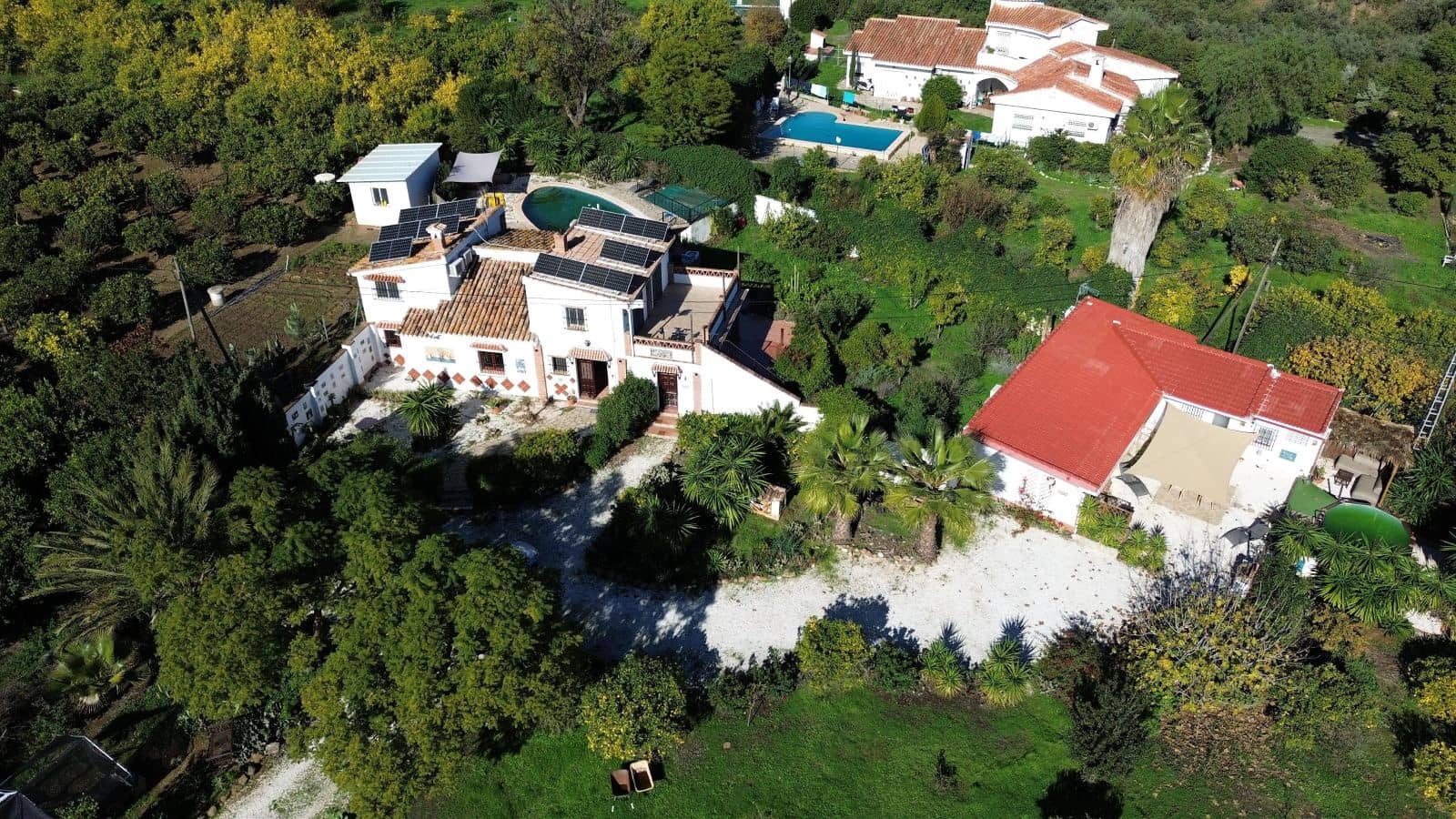 6 soveværelse Finca/Landehus til salg i Alora med swimmingpool garage - € 550.000 (Ref: 9849858)