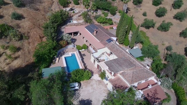 5 soveværelse Guesthouse/B & B til salg i Alora med swimmingpool garage - € 795.000 (Ref: 9948812)