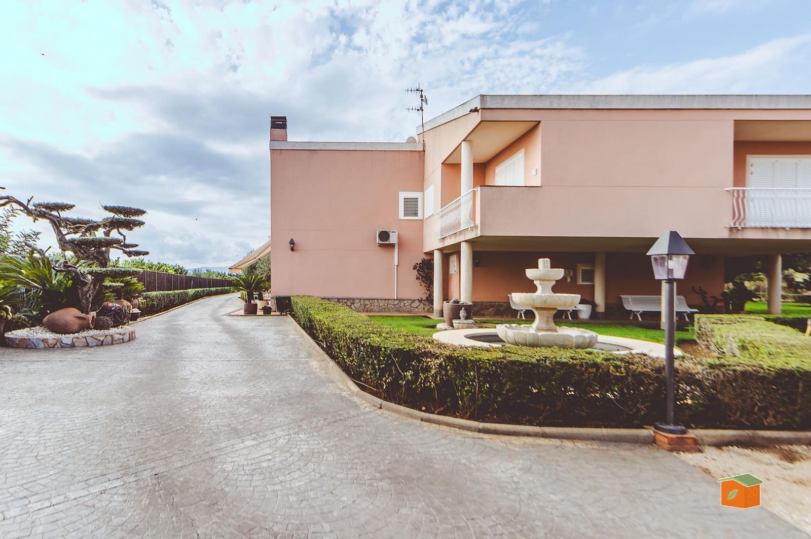 6 Zimmer Villa zu verkaufen in Roquetes mit Pool Garage - 869.000 € (Ref: 10049518)