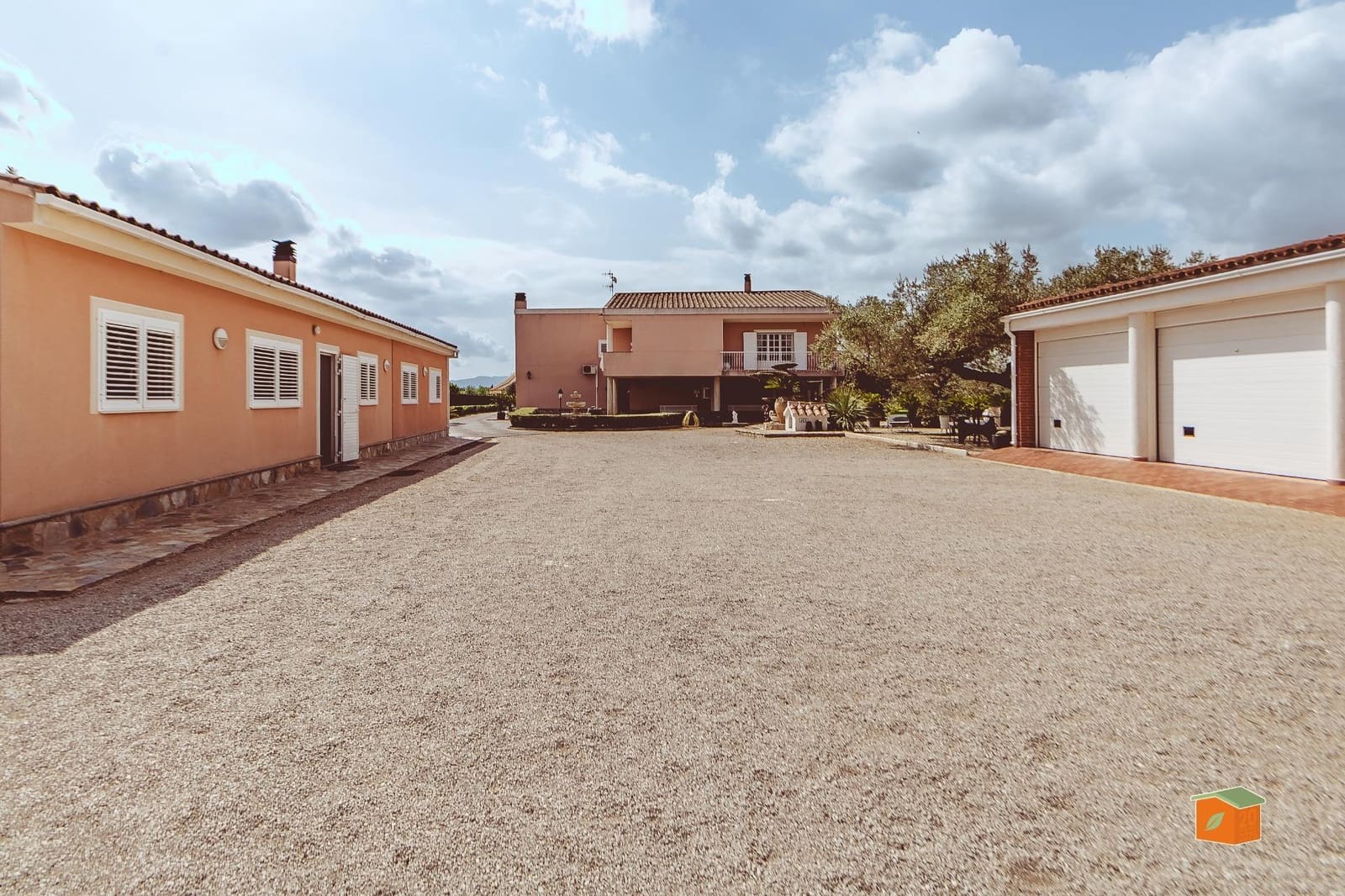 6 Zimmer Villa zu verkaufen in Roquetes mit Pool Garage - 869.000 € (Ref: 10049518)