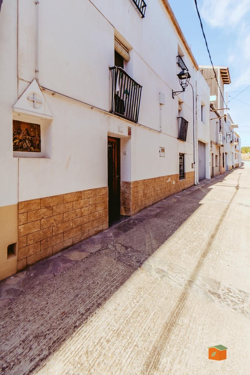 Casa de 5 habitaciones en Freginals en venta con garaje - 112.000 € (Ref: 10120056)