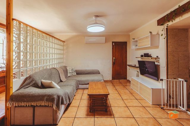 Casa de 5 habitaciones en Freginals en venta con garaje - 112.000 € (Ref: 10120056)