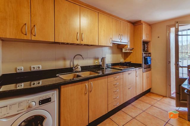 Casa de 5 habitaciones en Freginals en venta con garaje - 112.000 € (Ref: 10120056)