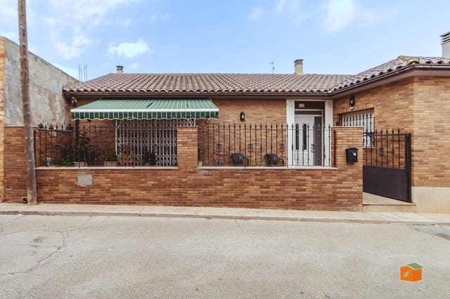 Chalet de 5 habitaciones en Santa Bàrbara en venta - 215.000 € (Ref: 10166815)