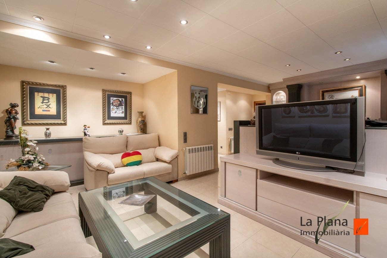 3 soveværelse Villa til salg i Santa Barbara med garage - € 325.000 (Ref: 7510488)