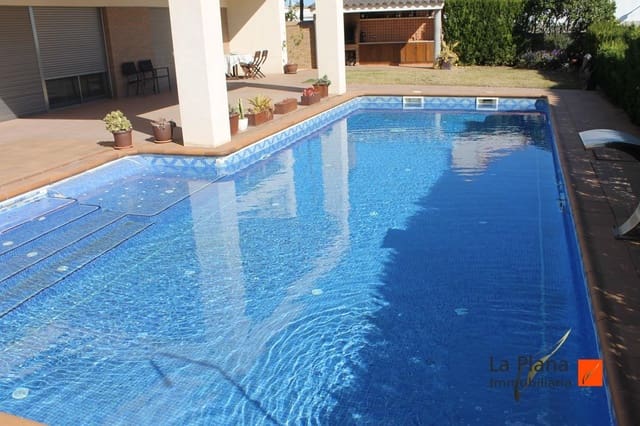 6 soverom Villa til salgs i Alcanar med svømmebasseng garasje - € 700 000 (Ref: 7588211)