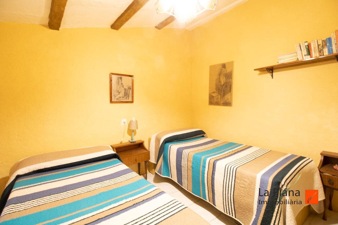 4 slaapkamer Huis te koop in La Pobla de Benifassa - € 97.000 (Ref: 7737803)