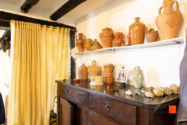 4 slaapkamer Huis te koop in La Pobla de Benifassà - € 97.000 (Ref: 7737803)