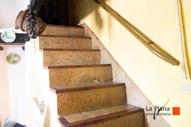 4 slaapkamer Huis te koop in La Pobla de Benifassà - € 97.000 (Ref: 7737803)