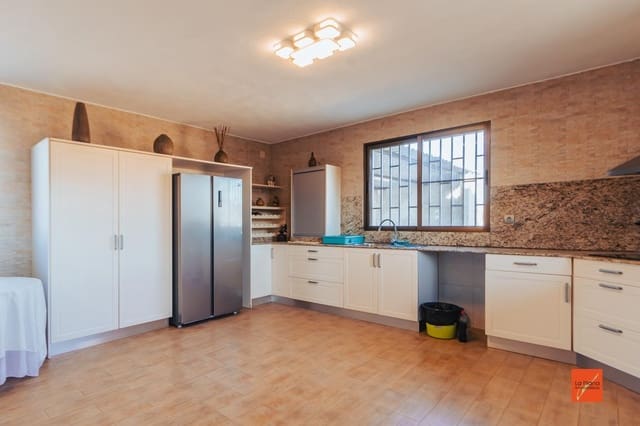 3 soveværelse Villa til salg i Amposta med swimmingpool - € 220.000 (Ref: 8076182)