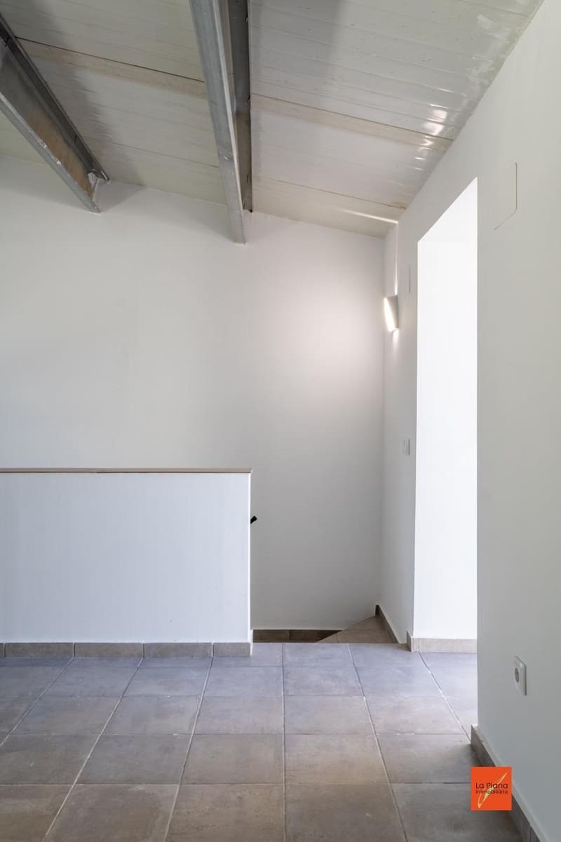 5 soverom Hus til salgs i Santa Barbara med garasje - € 227 000 (Ref: 8113092)