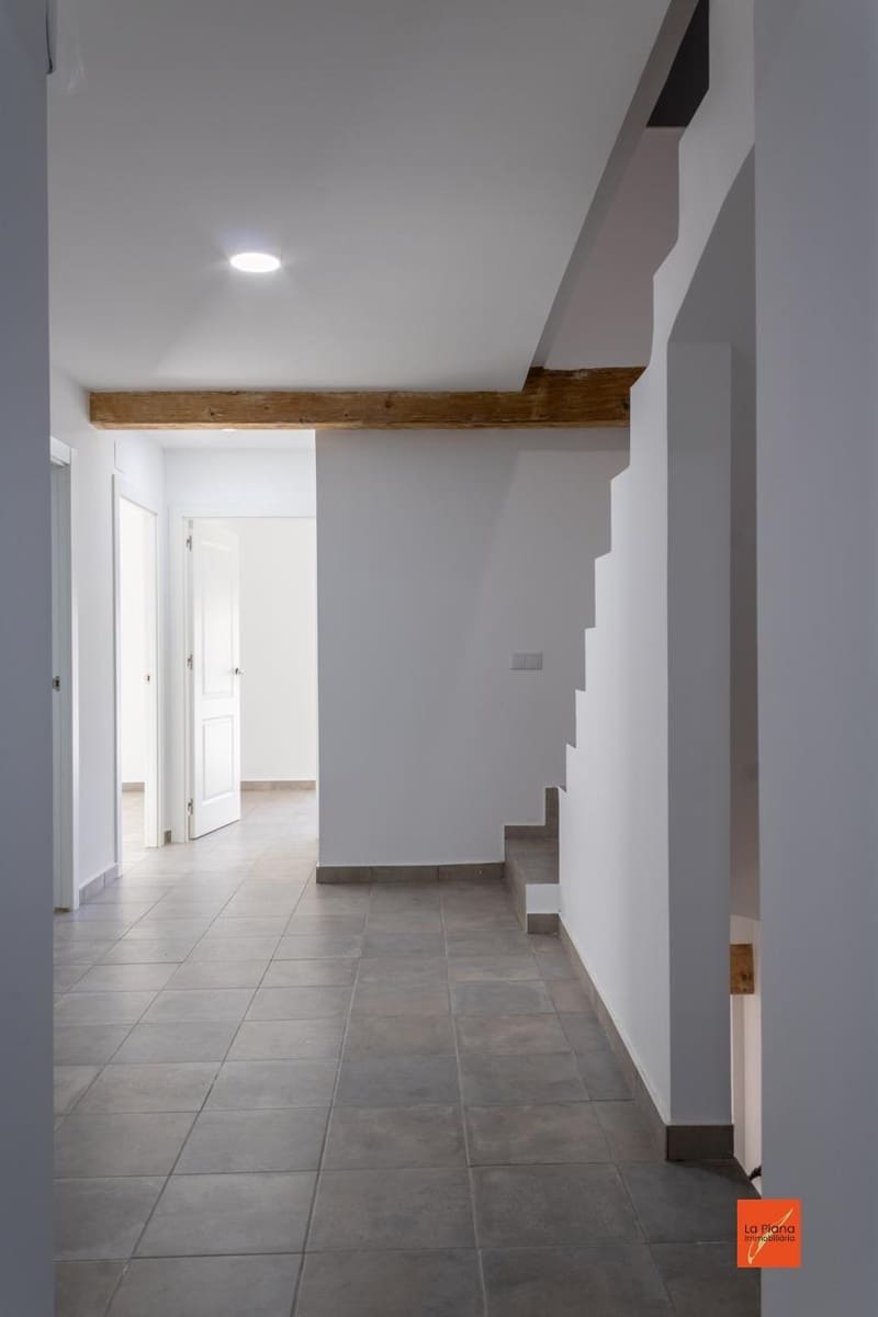 5 soverom Hus til salgs i Santa Barbara med garasje - € 227 000 (Ref: 8113092)