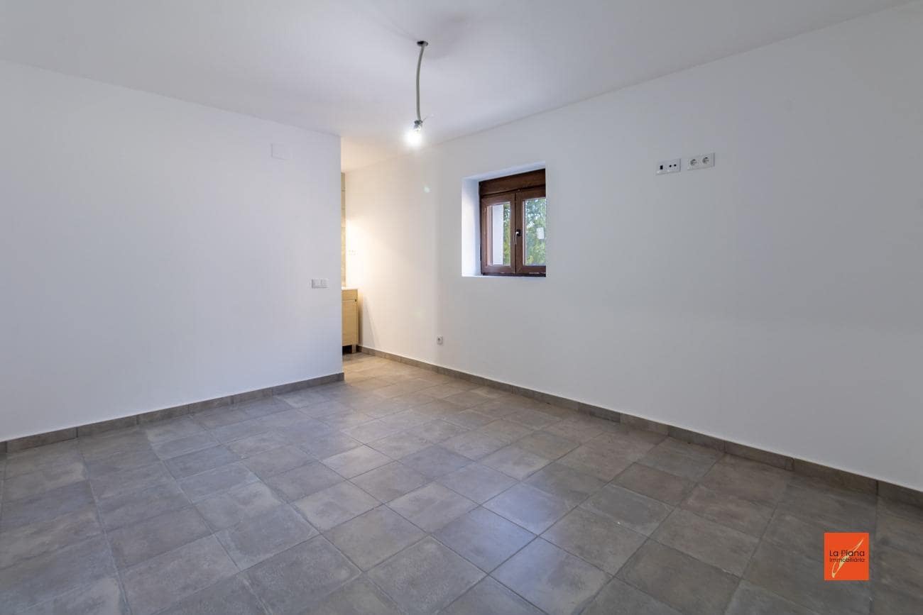 5 soverom Hus til salgs i Santa Barbara med garasje - € 227 000 (Ref: 8113092)