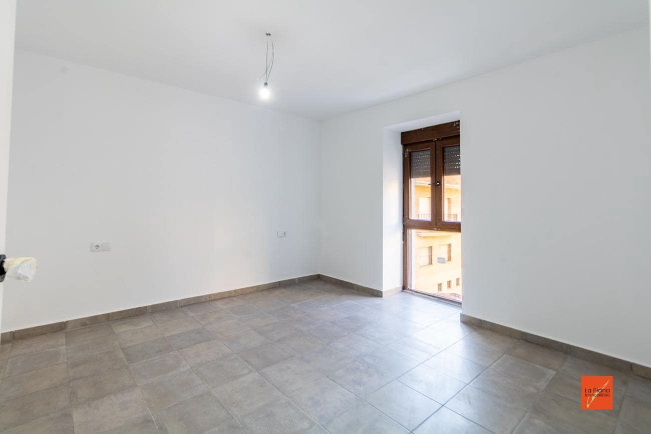 5 soverom Hus til salgs i Santa Barbara med garasje - € 227 000 (Ref: 8113092)