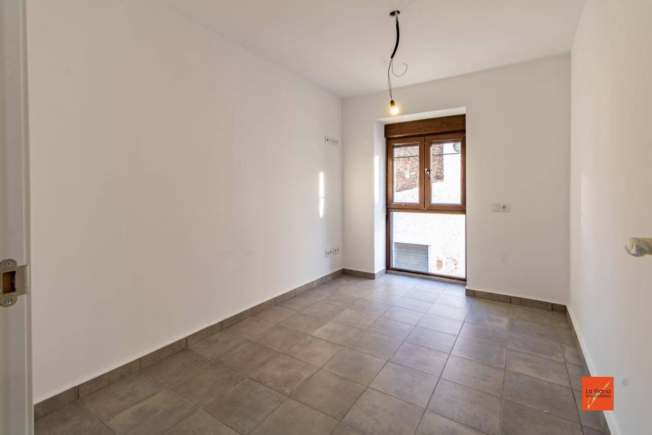 5 soverom Hus til salgs i Santa Barbara med garasje - € 227 000 (Ref: 8113092)