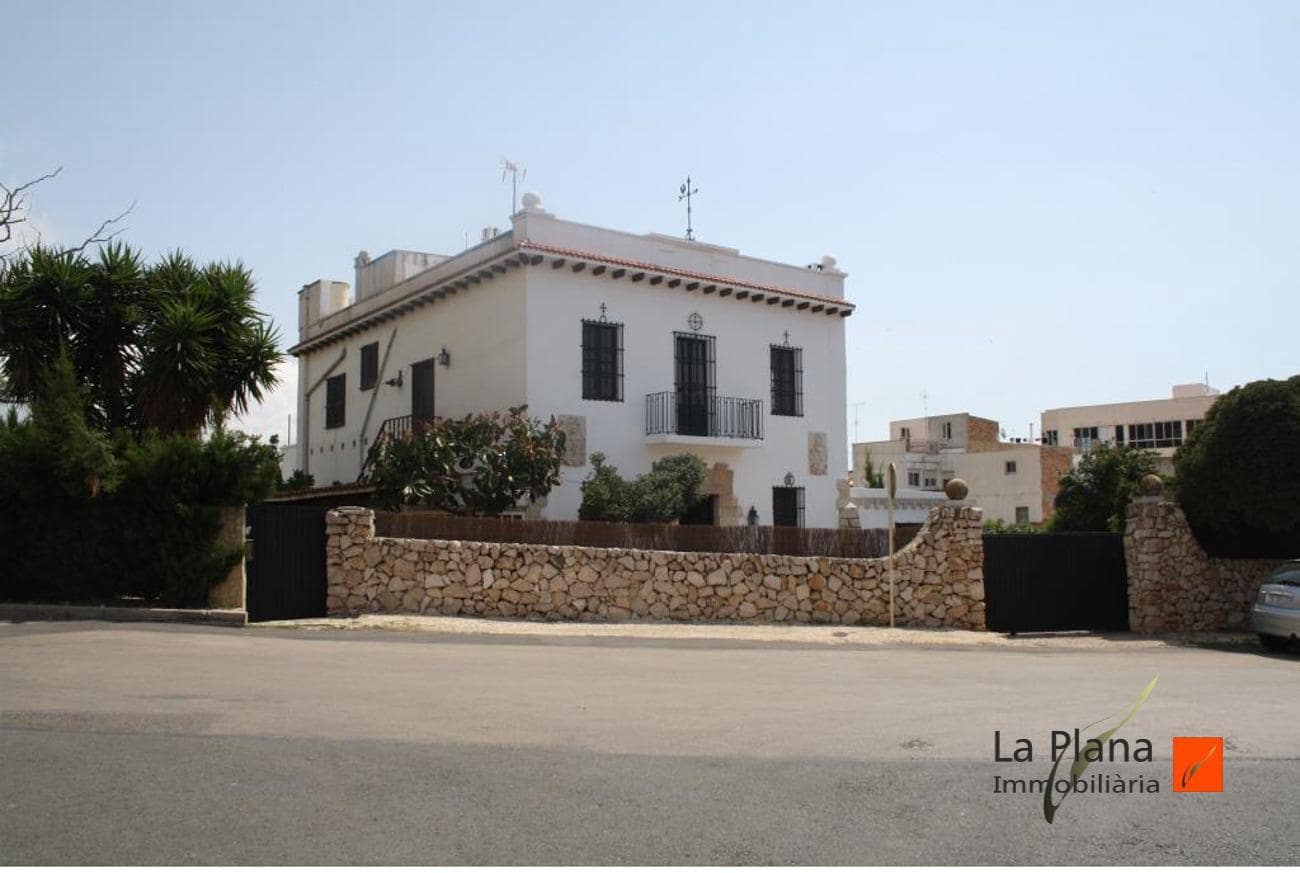 9 soveværelse Villa til salg i Sant Carles de la Rapita med garage - € 434.805 (Ref: 8113094)