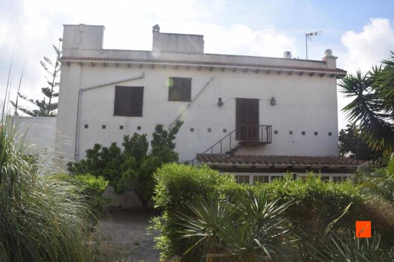 9 soveværelse Villa til salg i Sant Carles de la Rapita med garage - € 434.805 (Ref: 8113094)