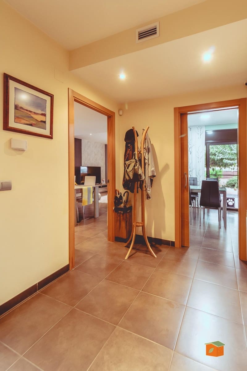 4 soveværelse Villa til salg i Santa Barbara med garage - € 345.000 (Ref: 8189532)