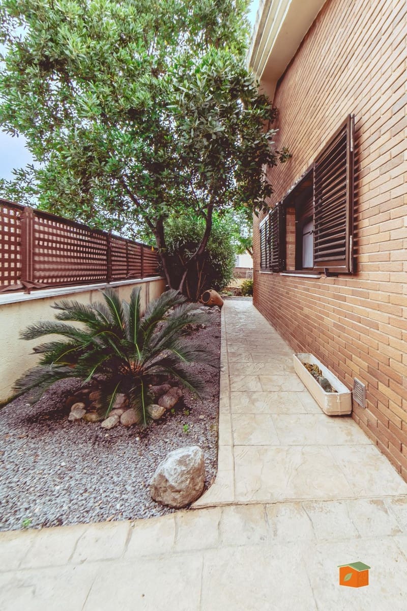 4 soveværelse Villa til salg i Santa Barbara med garage - € 345.000 (Ref: 8189532)